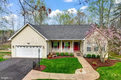 56 Coakley Ln, Fredericksburg, VA 22406