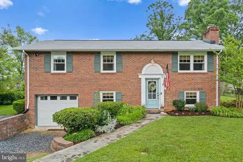 12 Clarion Dr, Fredericksburg, VA 22405