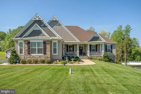 14 Chapel Ridge Ct, Stafford, VA 22554