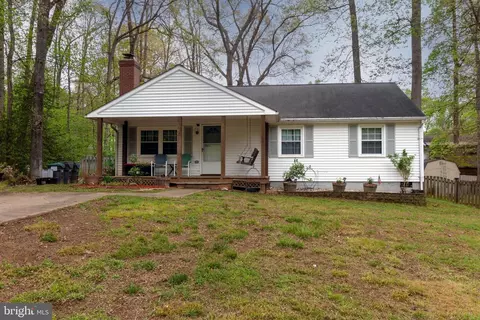 122 Woodland Dr, Stafford, VA 22556