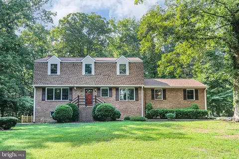 18 Bel Plains Dr, Fredericksburg, VA 22405