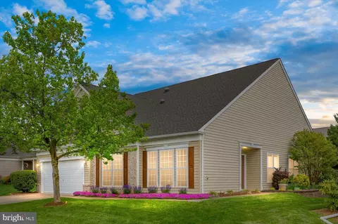 21 Calloway Dr, Fredericksburg, VA 22406