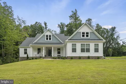 64 Estates Dr, Fredericksburg, VA 22406