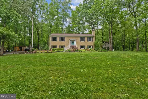 10 Colyer Rd, Fredericksburg, VA 22406