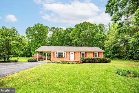 67 Holly Corner Rd, Fredericksburg, VA 22406