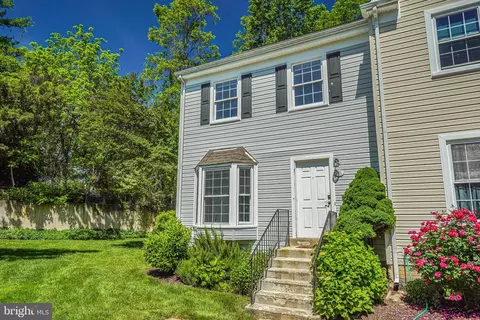211 Powhatan Ct #97, Stafford, VA 22556