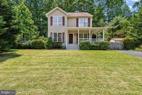 6 Palm Dr, Fredericksburg, VA 22405