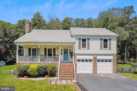 27 Vista Woods Rd, Stafford, VA 22556