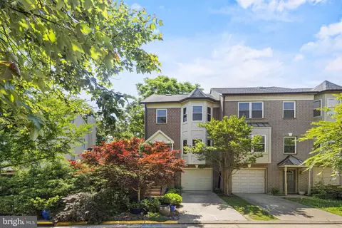 401 Shaw Ct, Fredericksburg, VA 22405