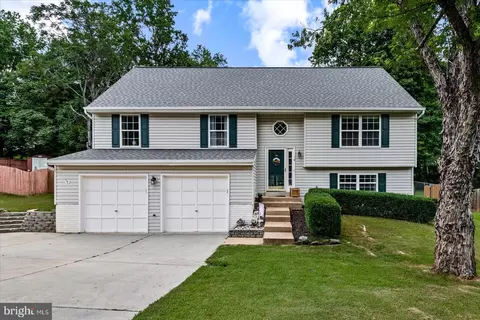 14 Myrtle Rd, Fredericksburg, VA 22405