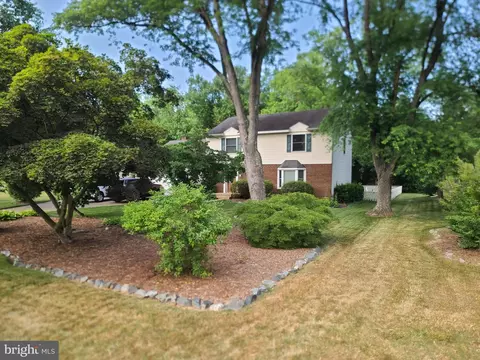 2061 Aquia Dr, Stafford, VA 22554