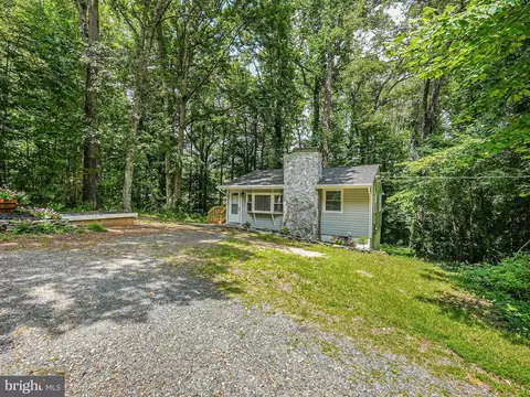 15 Glade Dr, Stafford, VA 22556