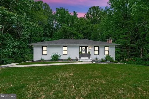 22 Williams Dr, Fredericksburg, VA 22405