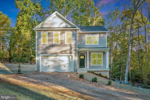 11 Rita Ln, Fredericksburg, VA 22405