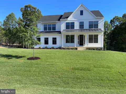 211 Truslow Ridge Ct, Fredericksburg, VA 22406