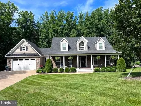 307 Greenwood Dr, Fredericksburg, VA 22405