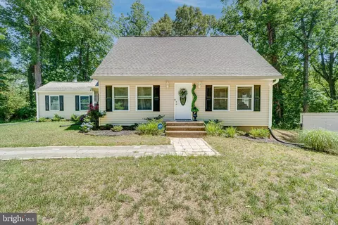 20 Floyd Ln, Stafford, VA 22554