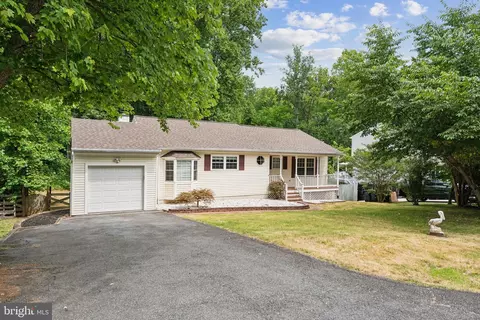 9 Rocky Stone Dr, Stafford, VA 22556