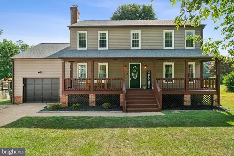 2209 Harpoon Dr, Stafford, VA 22554