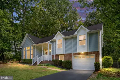 6 Creekway Ln, Fredericksburg, VA 22405