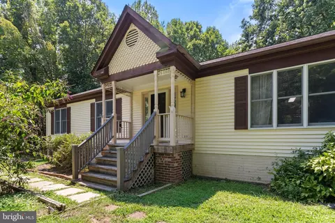 3245 Titanic Dr, Stafford, VA 22554