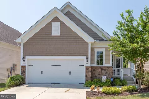 25 Montauk Ave, Fredericksburg, VA 22406