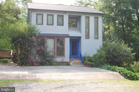 96 Salvington Rd, Fredericksburg, VA 22405