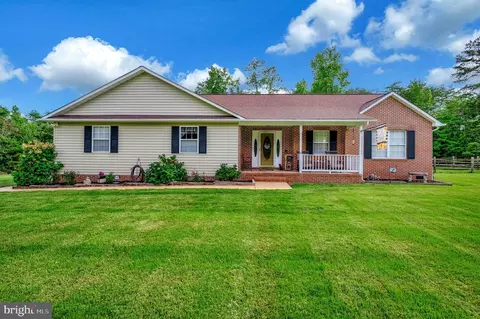2 River Ridge Ln, Fredericksburg, VA 22406