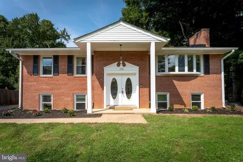1204 Paul Ln, Fredericksburg, VA 22406