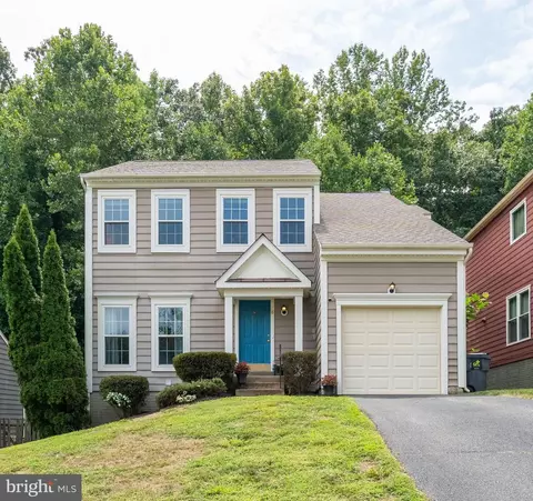 8 Woodmont Ct, Stafford, VA 22554