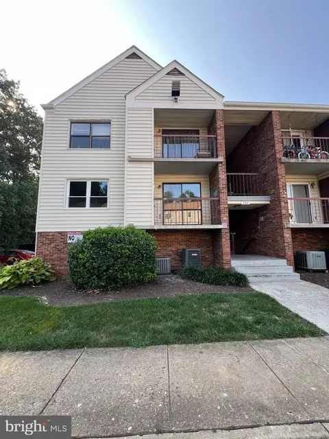 202 Chesterfield Ln #201, Stafford, VA 22556
