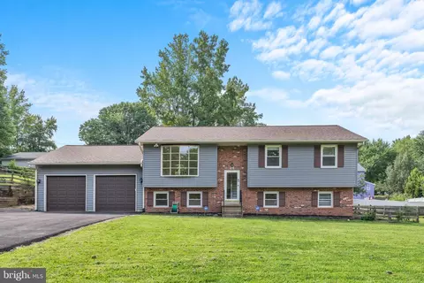 24 Moss Dr, Stafford, VA 22556