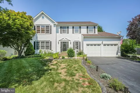 5 Forest Vista Ln, Stafford, VA 22554