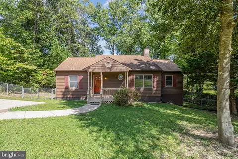 4 Cherry Laurel Dr, Fredericksburg, VA 22405