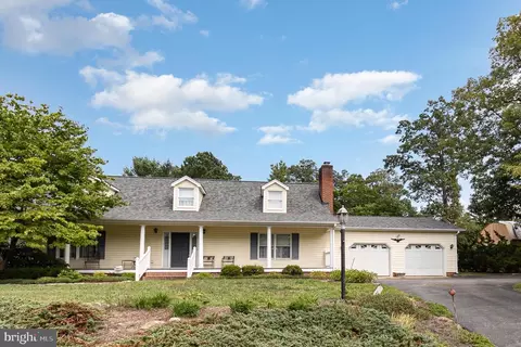 11 Lord Fairfax Dr, Fredericksburg, VA 22405