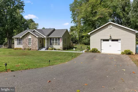 3 Spring Ct, Fredericksburg, VA 22405