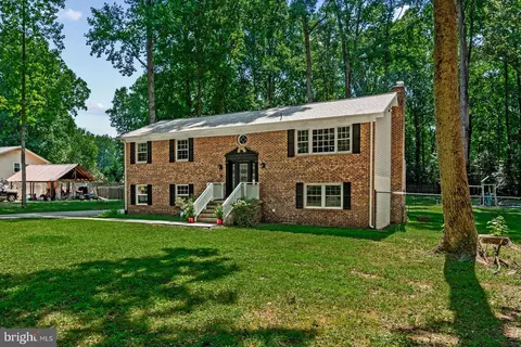 6 Campbell Ct, Stafford, VA 22556