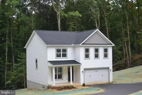 623 Walnut Dr, Fredericksburg, VA 22405
