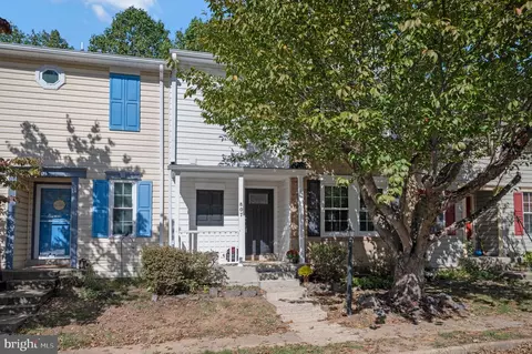 807 Wind Ridge Dr, Stafford, VA 22554