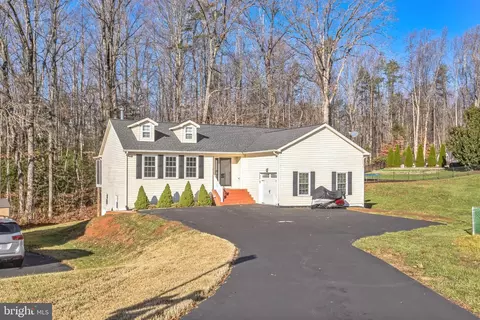 122 Barbara Ann Dr, Stafford, VA 22554
