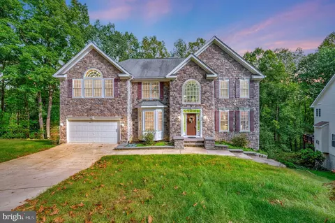 214 Midshipman Cir, Stafford, VA 22554