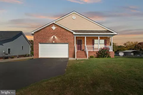 275 Deacon Rd, Fredericksburg, VA 22405