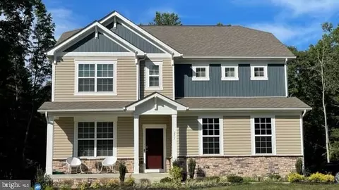 822 Long Meadow Dr, Fredericksburg, VA 22406