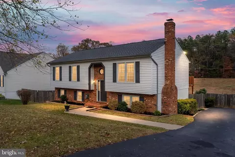 12 Joyce St, Stafford, VA 22556