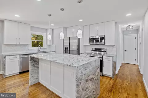 208 Aquia Bay Ave, Stafford, VA 22554