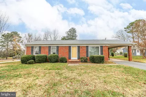 1801 Rogers St, Fredericksburg, VA 22405