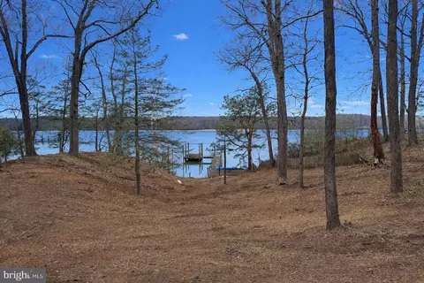 53 Betts Rd, Stafford, VA 22554