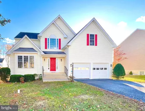 4 Cedarview Ct, Fredericksburg, VA 22406