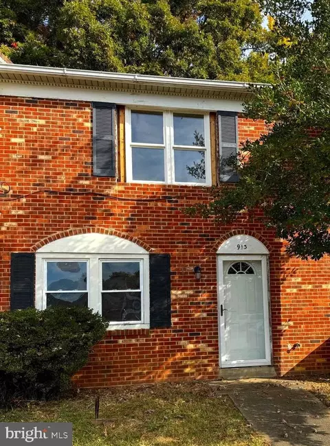 913 Bellows Ave, Fredericksburg, VA 22405