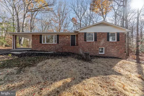 85 Chapel Heights Dr, Fredericksburg, VA 22405